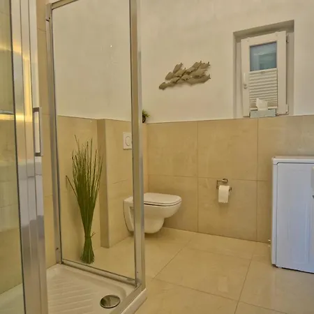 Felice Sul 2-bedroom Lakeview * Менаджо