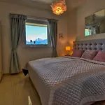 Lakeside Retreat Apartment