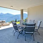 Lakeside Retreat