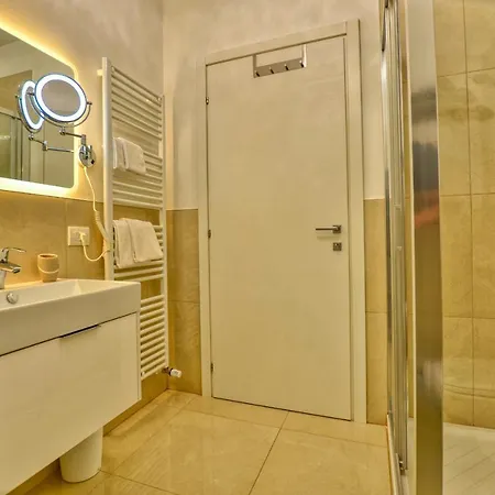 Apartment Felice Sul 2-bedroom Lakeview *