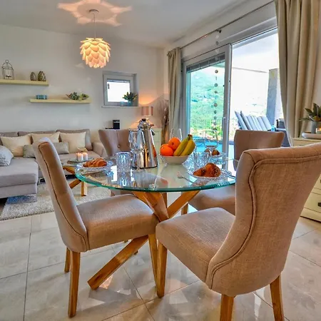 Apartment Felice Sul 2-bedroom Lakeview