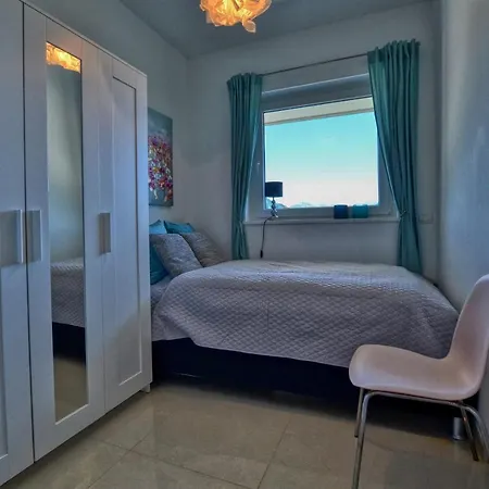 Felice Sul 2-bedroom Lakeview מנאג'יו