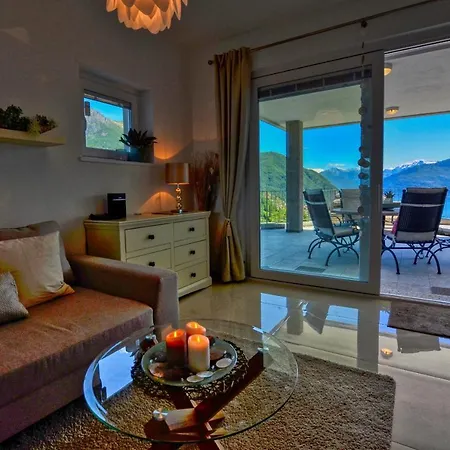 Lakeside Retreat *